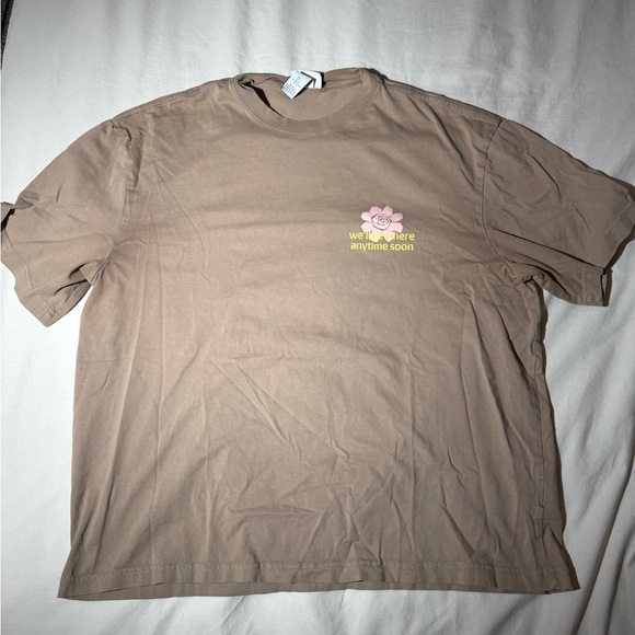 H&M tan graphic tee size large - Picture 1 of 6